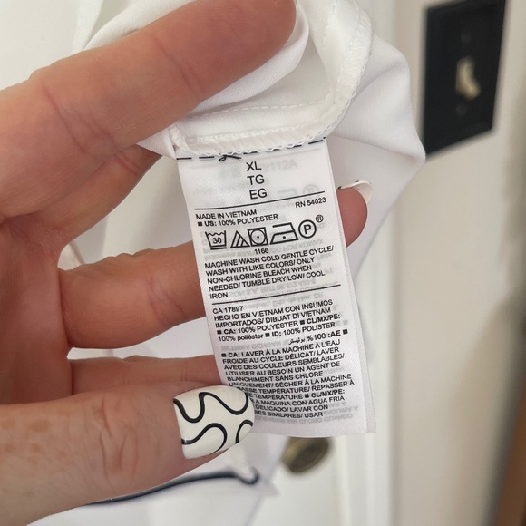 Old Navy White Button Up Shirt With Navy Piping - Picture 8 of 11